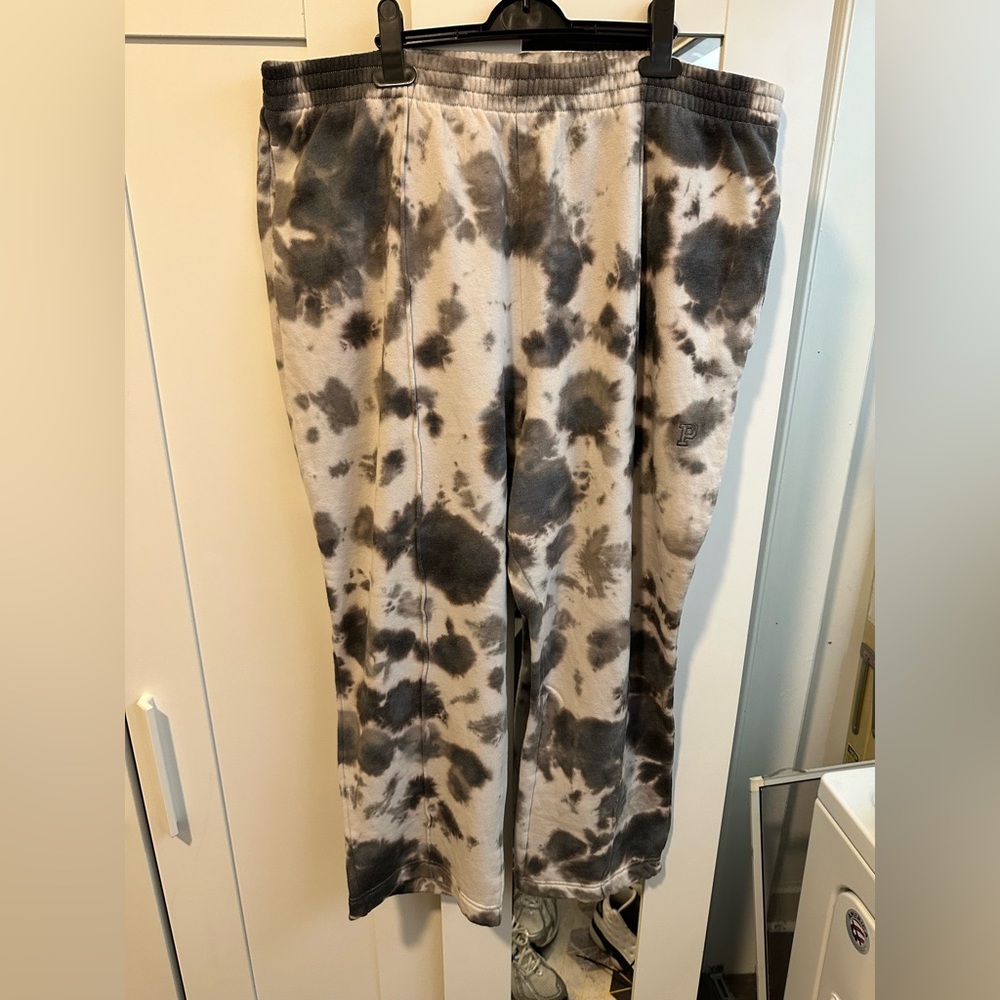 PINK Victoria's Secret Cozy Gray Sweatpants